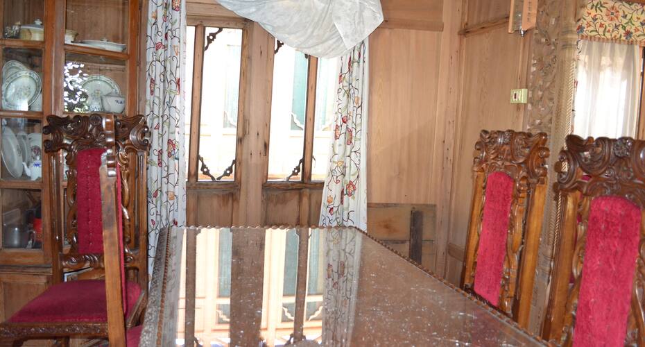 Neptune Houseboat, Srinagar 5